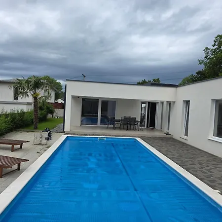 Amara, Heated Pool With Salt Water, Villa